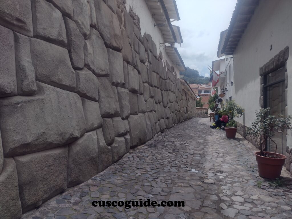Inca Roca palace, the biggest stones fitted together.